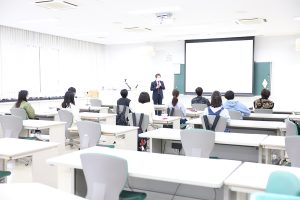 【授業紹介】食育実践演習Ⅱで、「おいしさの科学と子どもの食育」について学びました!