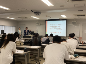 株式会社PRAG様による“起業講演会”を開催しました。
