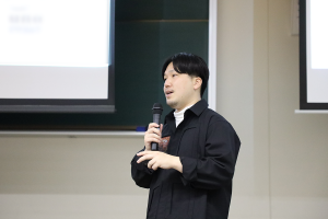 「マーケティングと心理学／ビジネス心理学」特別講義  「マーケティング実務と消費者インサイト～男性化粧品の市場創造」を実施しました。